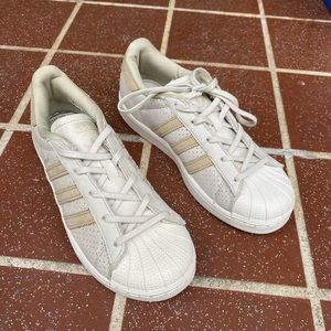 (228) Adidas Superstar